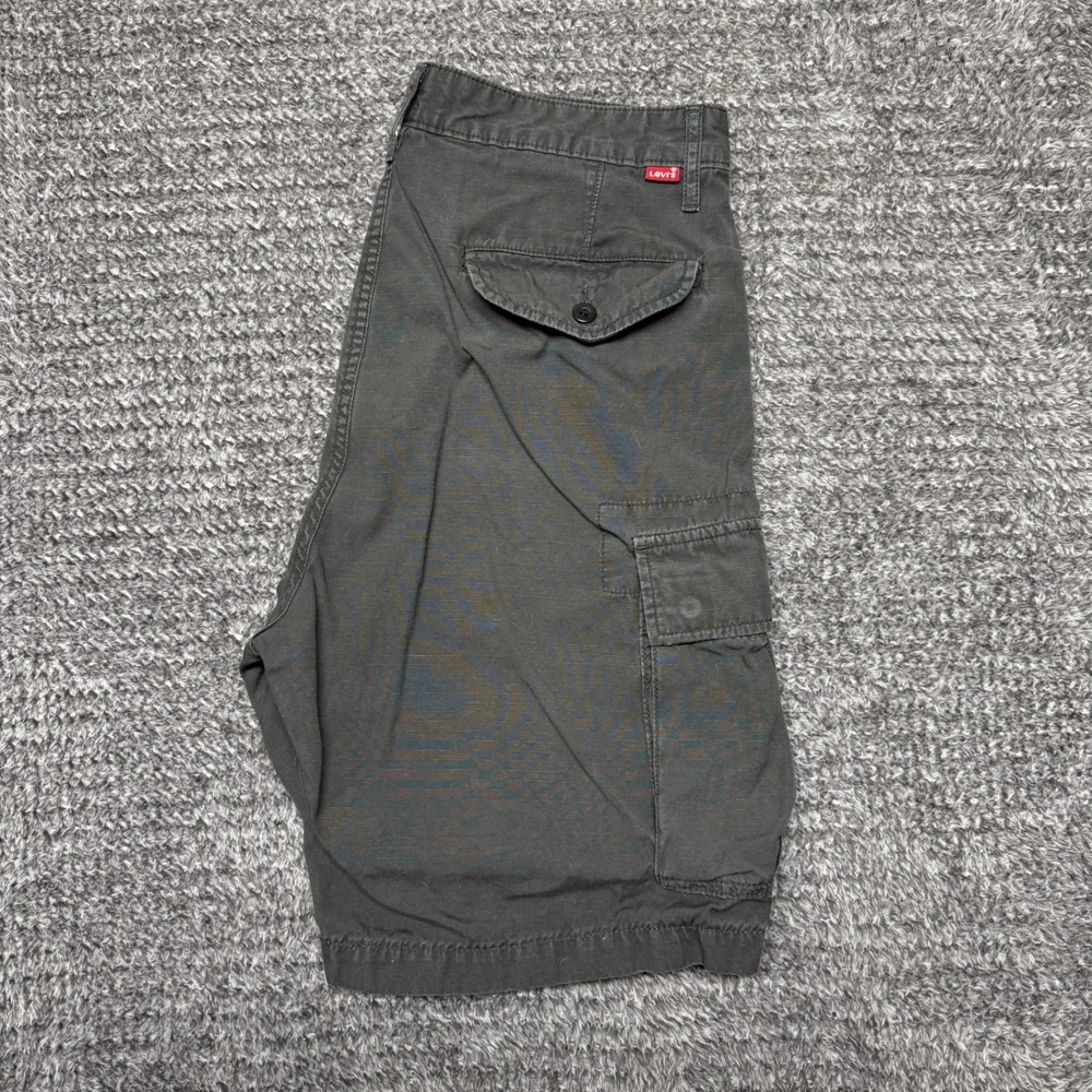 Levis Mens Cargo Shorts Size 32 Gray Cotton Flat Front Hiking Outdoor